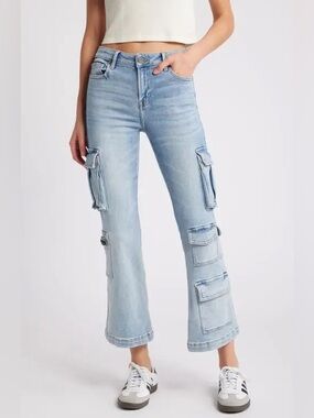 Hidden crop flare cargo jeans light wash stretch size 28" x 27"